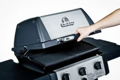 Broil King GEM 310 Gasgrill Inkl. Grillfürst Fettschiene - Modell 2023 -Campinggeschäfte 21509 broil king gem 320 deckel 814152