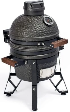 The Bastard Keramikgrill Urban Small - Schwarz Matt - Modell 2023 15 The Bastard Keramikgrill Urban Small - Schwarz Matt - Modell 2023 -Campinggeschäfte Bastard Keramikgrill Urban Small seitlich BU206