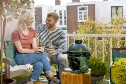 Big Green Egg Mini Keramikgrill -Campinggeschäfte Big Green Egg Mini Keramikgrill Balkongrill