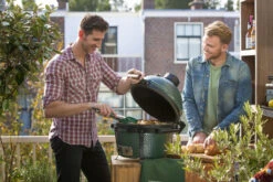 Big Green Egg MiniMax Keramikgrill Mit EGG Carrier 24 Big Green Egg MiniMax Keramikgrill Mit EGG Carrier -Campinggeschäfte Big Green Egg MiniMax Balkongrill Tischgrill