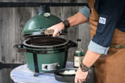 Big Green Egg MiniMax Keramikgrill Starter - Paket -Campinggeschäfte Big Green Egg MiniMax Tischgrill Kompakt 2