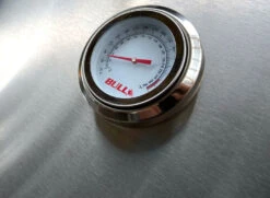 BULL Plancha Grill - Gasgrill 8 BULL Plancha Grill - Gasgrill -Campinggeschäfte Bull Plancha Griddle Grillstation Thermometer Detail 73008CEBU 3 1624532633