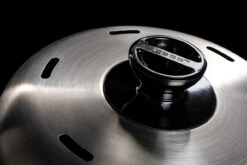 Cobb Grill Premier+ Gas Deluxe Gasgrill 30mbar - Modell 2023 14 Cobb Grill Premier+ Gas Deluxe Gasgrill 30mbar - Modell 2023 -Campinggeschäfte Cobb Grill Premier Plus Gas Deluxe Deckel 1