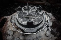 Grillfürst Dutch Oven Set BBQ Edition DO2 - X-DEAL Inkl. Tragetasche / Aufbewahrungstasche, Gusseisen Pflege Und Deckelheber 19 Grillfürst Dutch Oven Set BBQ Edition DO2 - X-DEAL Inkl. Tragetasche / Aufbewahrungstasche, Gusseisen Pflege Und Deckelheber -Campinggeschäfte Dutch Oven 2 1