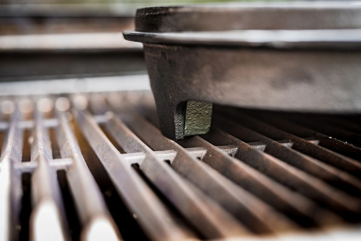 Grillfürst Dutch Oven Set BBQ Edition DO2 - X-DEAL Inkl. Tragetasche / Aufbewahrungstasche, Gusseisen Pflege Und Deckelheber 11 Grillfürst Dutch Oven Set BBQ Edition DO2 - X-DEAL Inkl. Tragetasche / Aufbewahrungstasche, Gusseisen Pflege Und Deckelheber – Bild 9