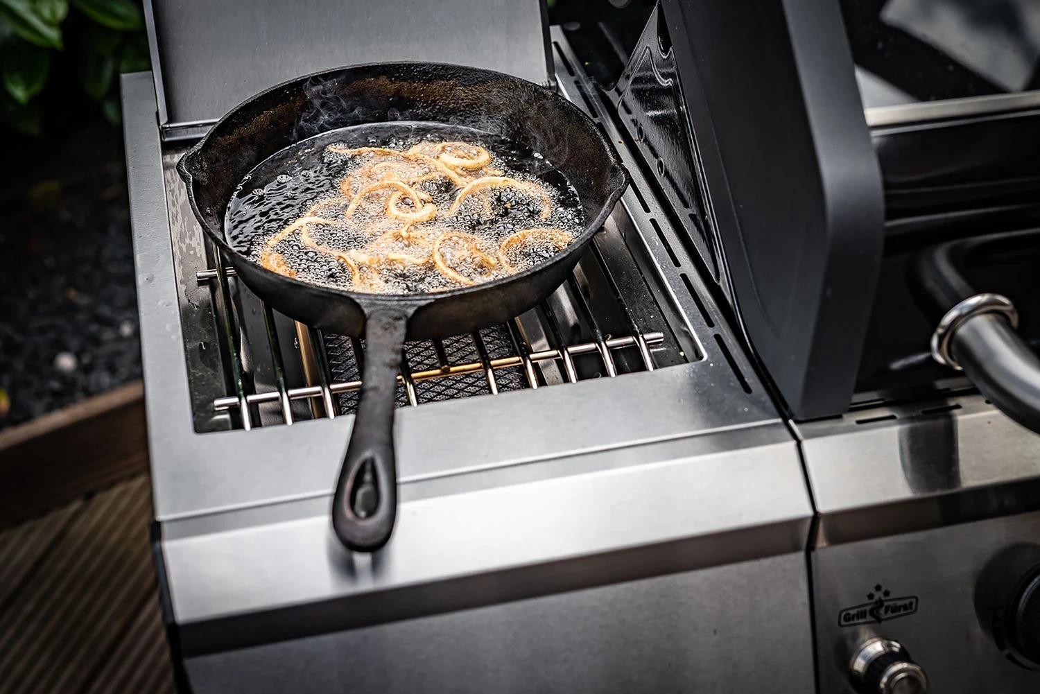 Grillfürst G620G 6-Brenner Gasgrill - Eintracht Frankfurt Edition - Gusseisenroste 18 Grillfürst G620G 6-Brenner Gasgrill - Eintracht Frankfurt Edition - Gusseisenroste – Bild 16