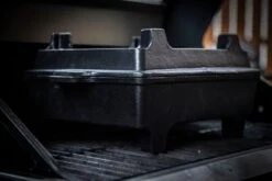 Grillfürst Dutch Oven Set BBQ Kastenform BK6 Aus Gusseisen - X-DEAL Inkl. Tragetasche / Aufbewahrungstasche, Gusseisen Pflege Und Deckelheber 21 Grillfürst Dutch Oven Set BBQ Kastenform BK6 Aus Gusseisen - X-DEAL Inkl. Tragetasche / Aufbewahrungstasche, Gusseisen Pflege Und Deckelheber -Campinggeschäfte Grillfuerst Gusseisen Dutch Oven Eckig Fuesse Rost