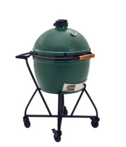 Big Green Egg XL (XLarge) Keramikgrill Starter - Paket 23 Big Green Egg XL (XLarge) Keramikgrill Starter - Paket -Campinggeschäfte Keramikgrill Webversion EGG XLarge Nest Handler right 2019 bw