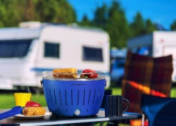 LotusGrill Classic - Holzkohle Tischgrill - Tiefblau Inkl. Tasche 9 LotusGrill Classic - Holzkohle Tischgrill - Tiefblau Inkl. Tasche -Campinggeschäfte LotusGrill Ambiente Campingplatz