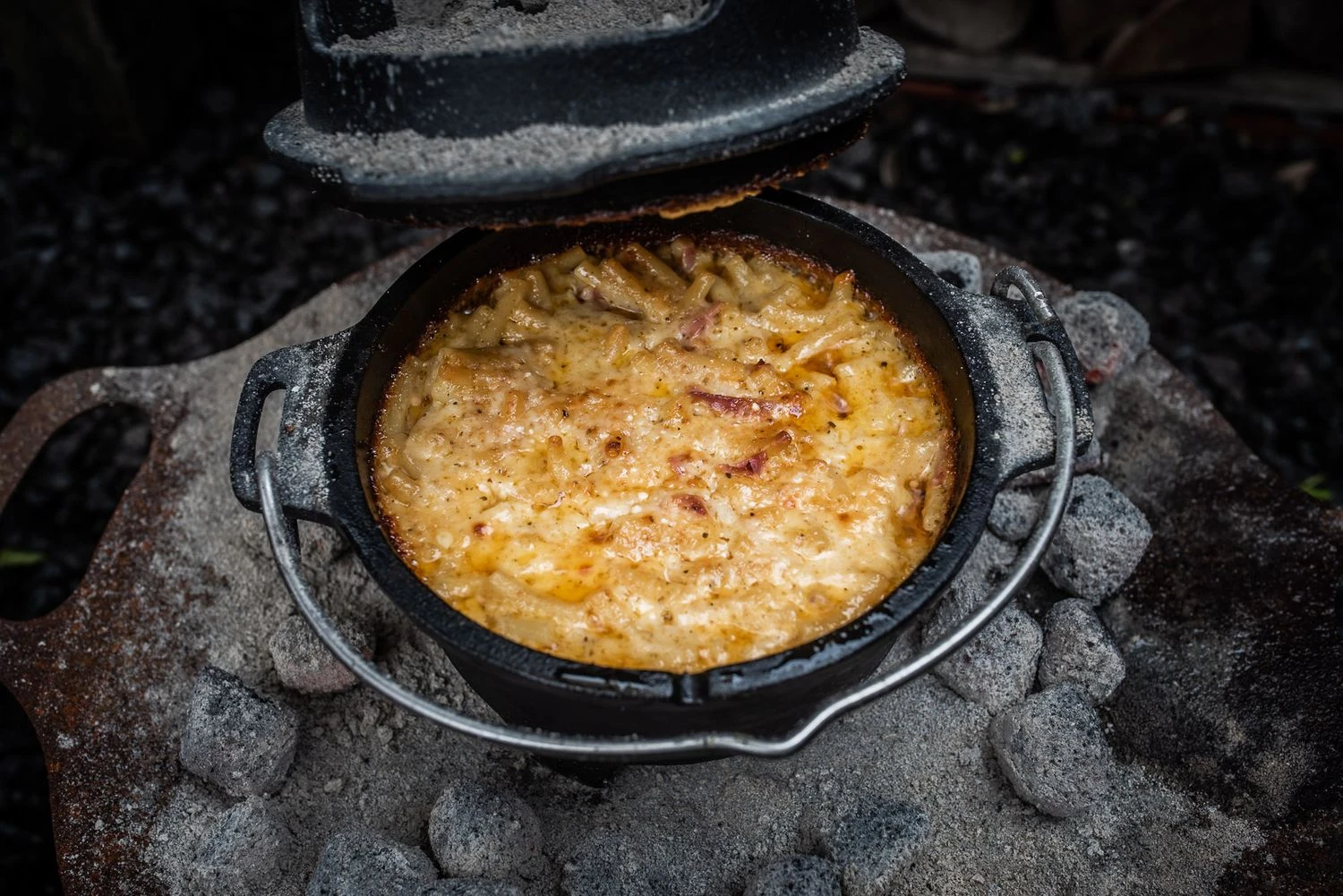 Grillfürst Dutch Oven Set BBQ Edition DO2 - X-DEAL Inkl. Tragetasche / Aufbewahrungstasche, Gusseisen Pflege Und Deckelheber 8 Grillfürst Dutch Oven Set BBQ Edition DO2 - X-DEAL Inkl. Tragetasche / Aufbewahrungstasche, Gusseisen Pflege Und Deckelheber – Bild 6