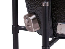 Monolith Grill LeCHEF BBQ GURU - PRO-Serie 2.0 Schwarz - MIT Gestell Und Seitentischen - Inkl. DigiQ Controller Set 13 Monolith Grill LeCHEF BBQ GURU - PRO-Serie 2.0 Schwarz - MIT Gestell Und Seitentischen - Inkl. DigiQ Controller Set -Campinggeschäfte Monolith BBQ Guru Version 3