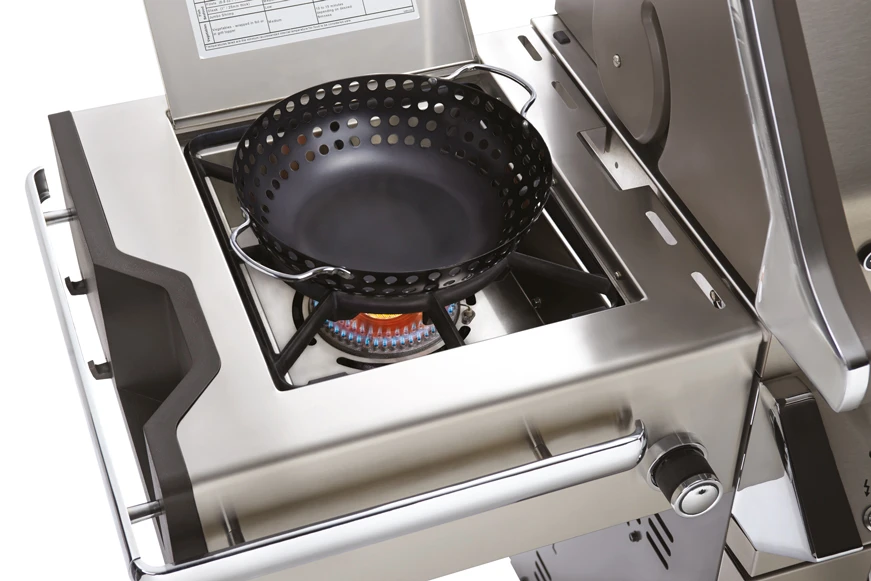 Napoleon Prestige Pro 825-3 Edelstahl Gasgrill Inkl. Drehspieß Und Bodenbeleuchtung - Modell 2023 14 Napoleon Prestige Pro 825-3 Edelstahl Gasgrill Inkl. Drehspieß Und Bodenbeleuchtung - Modell 2023 – Bild 12