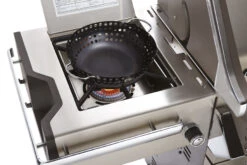 Napoleon Prestige Pro 825-3 Edelstahl Gasgrill Inkl. Drehspieß Und Bodenbeleuchtung + Gratis Napoleon TravelQ PRO285 Kompakt Gasgrill -Campinggeschäfte Napoleon Prestige Pro 825 Seitenbrenner Gemuesekorb