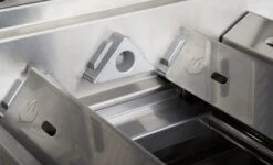 Napoleon Prestige Pro 825-3 Edelstahl Gasgrill Inkl. Drehspieß Und Bodenbeleuchtung - Modell 2023 31 Napoleon Prestige Pro 825-3 Edelstahl Gasgrill Inkl. Drehspieß Und Bodenbeleuchtung - Modell 2023 -Campinggeschäfte Napoleon Prestige Pro SearPlates Brennerabdeckung 02 3