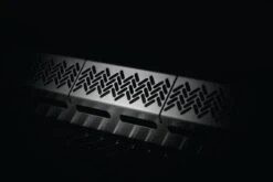 Napoleon Rogue SE 625 Gasgrill, Schwarz Mit Gussrosten, Sizzle Zone Und Heckbrenner - Modell 2023 -Campinggeschäfte Napoleon Rogue SE Backburner Heckbrenner 1