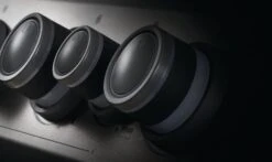 Napoleon Rogue SE 625 Edelstahl Gasgrill Mit Sizzle Zone Und Heckbrenner - Modell 2023 19 Napoleon Rogue SE 625 Edelstahl Gasgrill Mit Sizzle Zone Und Heckbrenner - Modell 2023 -Campinggeschäfte Napoleon Rogue SE Drehknoepfe 4