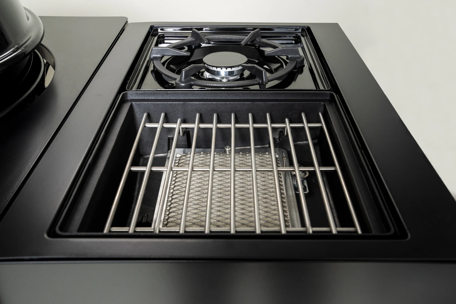 Outdoorchef Gas Kugelgrill Arosa 570 G Evo Black Style - Inkl. Blazing-/Cooking Zone Kit Plus 14 Outdoorchef Gas Kugelgrill Arosa 570 G Evo Black Style - Inkl. Blazing-/Cooking Zone Kit Plus – Bild 12