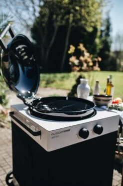 Outdoorchef Gas Kugelgrill Arosa 570 G Tex Inkl. Blazing Zone + Cooking Zone 25 Outdoorchef Gas Kugelgrill Arosa 570 G Tex Inkl. Blazing Zone + Cooking Zone -Campinggeschäfte Outdoorchef Arosa 570 G TEX Dckelscharnier