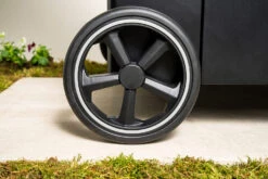 Outdoorchef Gas Kugelgrill Arosa 570 G Evo Black Style -Campinggeschäfte Outdoorchef Arosa Gas Kugelgrill 570G EVO Black Style Laufraeder