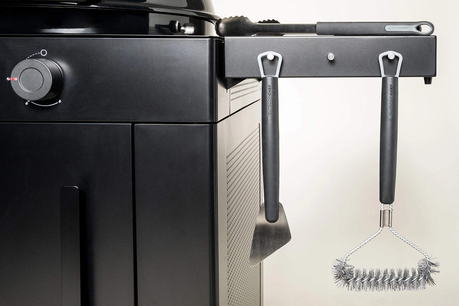 Outdoorchef Gas Kugelgrill Arosa 570 G Evo Black Style - Inkl. Blazing-/Cooking Zone Kit Plus 8 Outdoorchef Gas Kugelgrill Arosa 570 G Evo Black Style - Inkl. Blazing-/Cooking Zone Kit Plus – Bild 6