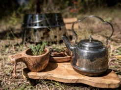 Petromax Teekessel Edelstahl Tk0.8 (800 Ml) -Campinggeschäfte Petromax Edelstahl Teekessel 800ml Lifestyle02