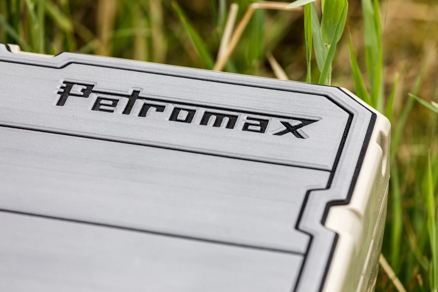 Petromax Haft-Auflage Für Kühlbox Kx25 Grau Mit Linien 6 Petromax Haft-Auflage Für Kühlbox Kx25 Grau Mit Linien – Bild 4
