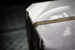 Petromax Kühlbox 50 Liter Alpenweiß - Inkl. Sitzkissen, Haft-Unterlage Und Einsatzkorb -Campinggeschäfte Petromax kuehlbox deckel