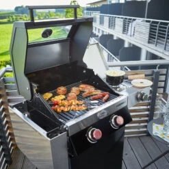 Rösle Gasgrill Videro G2 Schwarz - Modell 2022 -Campinggeschäfte Roesle Videro G2 Gasgrill Station Mood02
