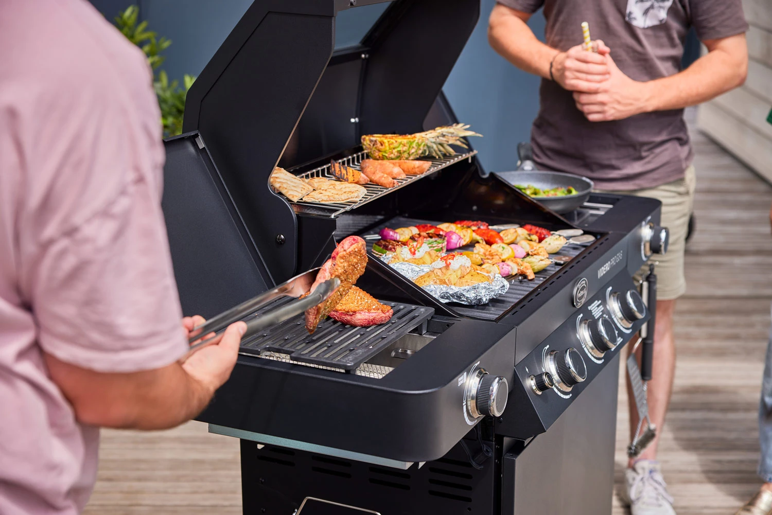 Rösle Gasgrill Videro Pro G3-S Vario+ Mattschwarz - Modell 2023 6 Rösle Gasgrill Videro Pro G3-S Vario+ Mattschwarz - Modell 2023 – Bild 4