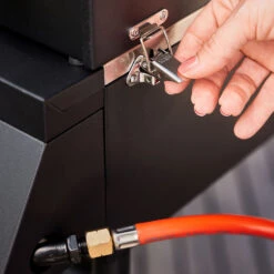 Rösle Gasgrill Videro Pro G2-P Campinggrill -Campinggeschäfte Rosle Gasgrill Videro PRO G2 P Verschluss