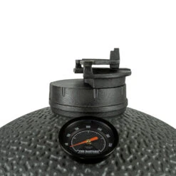 The Bastard Keramikgrill VX Medium - Complete - Schwarz Matt - Modell 2023 -Campinggeschäfte The Bastard VX Medium Detail Topcap Position2