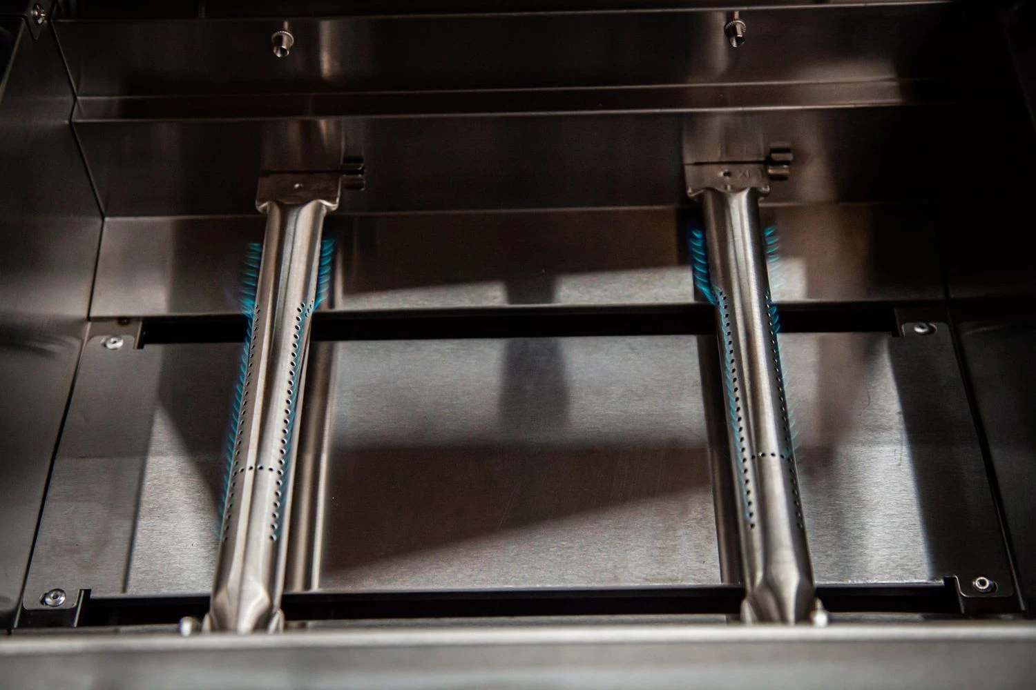 Grillfürst G201E 2-Brenner Gasgrill Portabel V2 - Campinggrill / Balkongrill - X-DEAL Inkl. Untergestell Und Tragetasche 7 Grillfürst G201E 2-Brenner Gasgrill Portabel V2 - Campinggrill / Balkongrill - X-DEAL Inkl. Untergestell Und Tragetasche – Bild 5