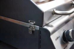 Grillfürst G201E 2-Brenner Gasgrill Portabel V2 - Campinggrill / Balkongrill 50mbar - Inkl. Untergestell -Campinggeschäfte grillfuerst g201 verschluss 1