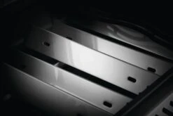 Napoleon Rogue SE 525 Gasgrill, Schwarz Mit Gussrosten, Sizzle Zone Und Heckbrenner - Modell 2023 -Campinggeschäfte napoleon rogue gasgrill brennerabdeackungen sear plates