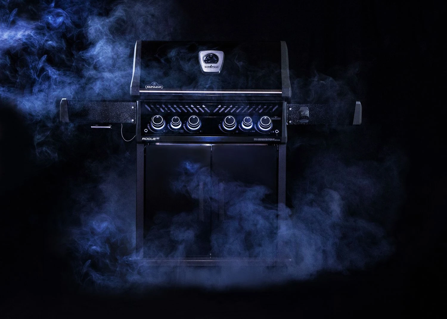 Napoleon Rogue SE 525 Gasgrill - All-black - Mit Sizzle Zone Und Heckbrenner - Grillfürst Edition Inkl. Grill Control Und Zubehörpaket - Smart Deal - Modell 2022 8 Napoleon Rogue SE 525 Gasgrill - All-black - Mit Sizzle Zone Und Heckbrenner - Grillfürst Edition Inkl. Grill Control Und Zubehörpaket - Smart Deal - Modell 2022 – Bild 6