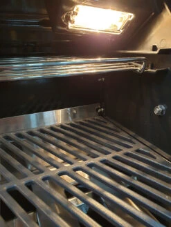 Outdoorchef Dualchef S 425 G Edelstahl Gasgrill Mit Seitenkocher + Blazing Zone Infrarotbrenner + DGS Gusseisen Grillrost 2 Stk. + DGS Gemüse Grillrost 2 Stk. 26 Outdoorchef Dualchef S 425 G Edelstahl Gasgrill Mit Seitenkocher + Blazing Zone Infrarotbrenner + DGS Gusseisen Grillrost 2 Stk. + DGS Gemüse Grillrost 2 Stk. -Campinggeschäfte outdoorchef dualchef beleuchtung