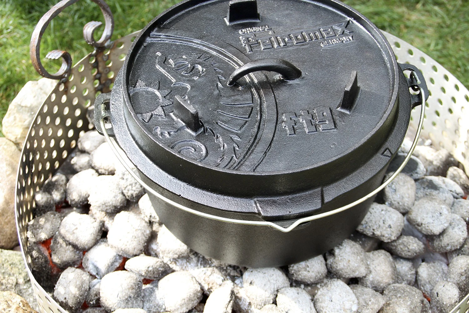 Petromax Ft9 Feuertopf Dutch Oven 7,5 L - Mit Füßen 6 Petromax Ft9 Feuertopf Dutch Oven 7,5 L - Mit Füßen – Bild 4